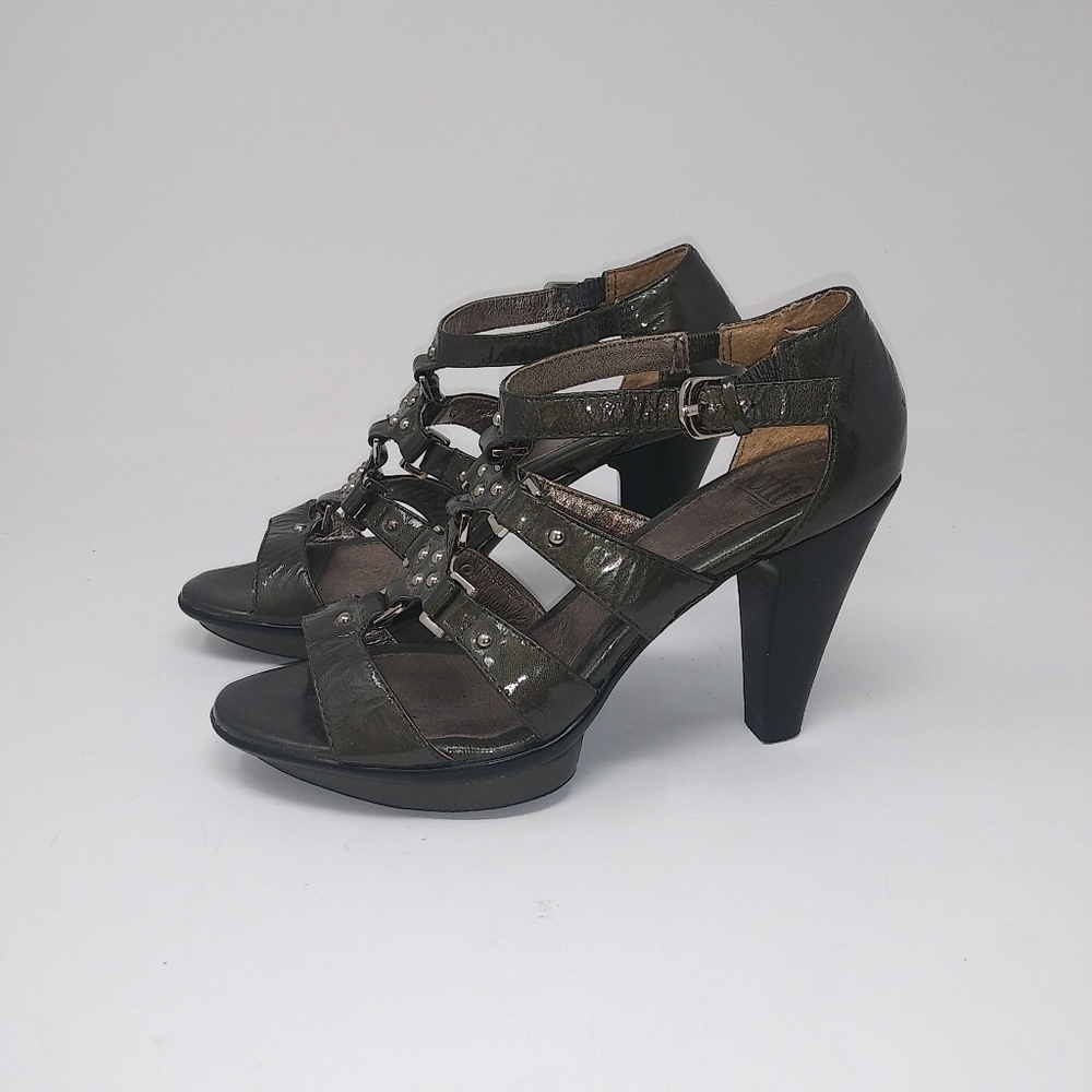 Sofft Olive Green Patent Sandals with studs Sz 5M - Picture 5 of 9